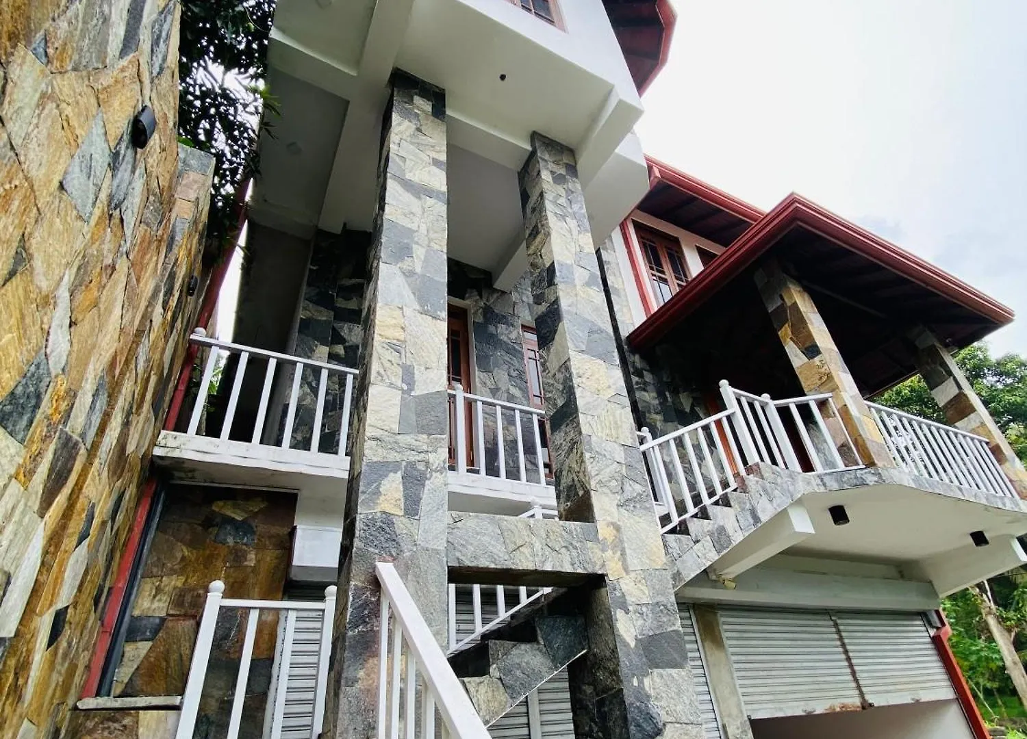 Aussie Lanka Hotel Gurudeniya